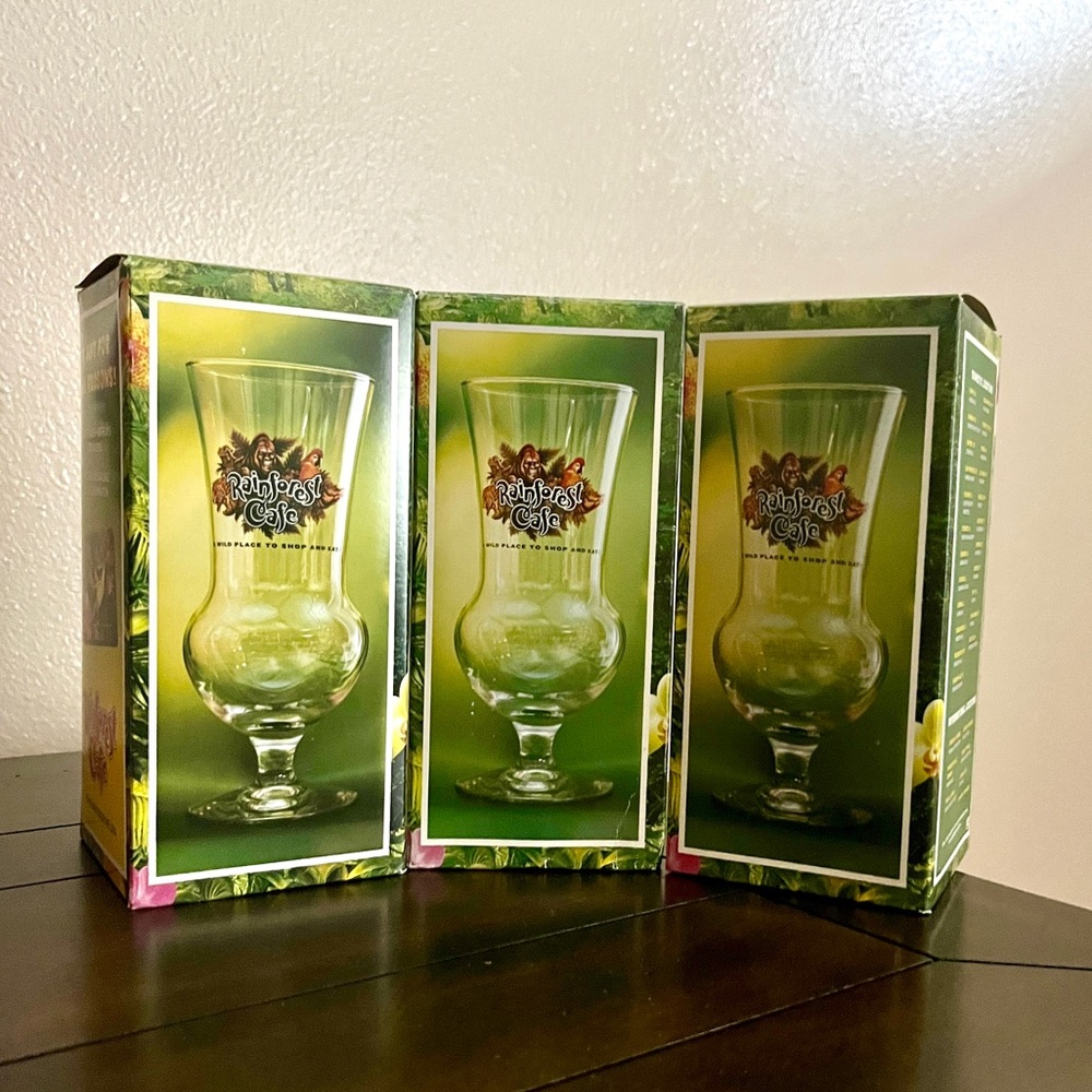 NWT Rainforest Cafe Downtown Disney Anaheim Hurricane Glasses! Set of 3-Vintage